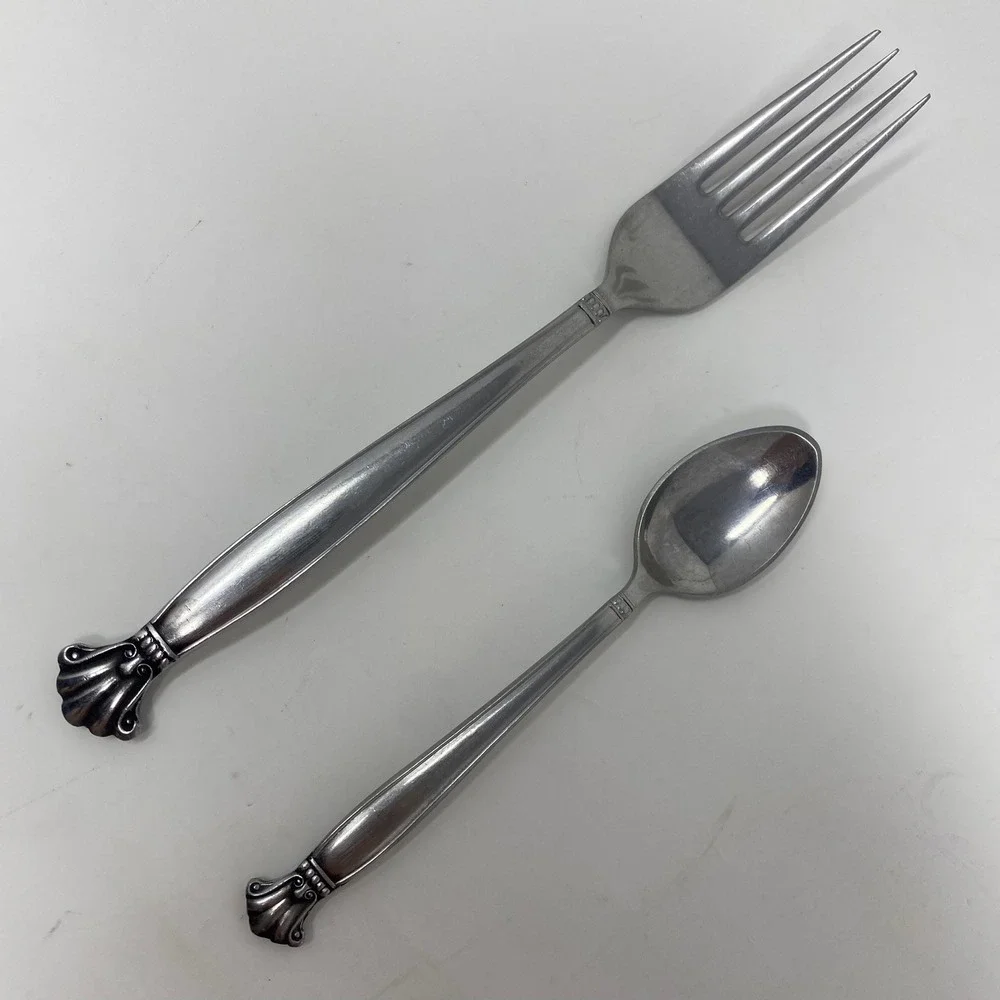 F.B. Rogers Flatware Set Topaz Pattern Shell Design Japan Fork and Spoon Set